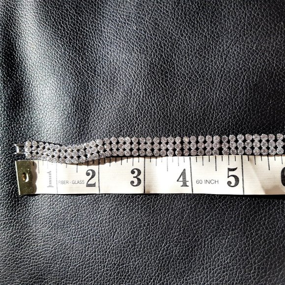 Beautiful white crystal stone bracelet - Picture 7 of 8